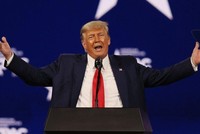 Các thẩm phán Tòa án Tối cao tỏ ra hoài nghi về quyền áp thuế của Tổng thống Trump