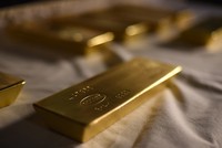 Goldman Sachs: Giá vàng có thể chịu áp lực trước khi tăng trở lại
