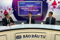 TS. Nguyễn Công Ái, Phó Tổng giám đốc KPMG Việt Nam (phải) và ông Danny Le, Tổng giám đốc Kl994 game bài casino hấp dẫn Masan (giữa) trong talkshow Đối thoại đầu tuần của Báo Kl99ok phiên bản mới