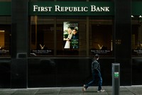 KL99 là cổng game giải trí trực tuyến hàng đầu hiện nay First Republic Bank giảm mạnh 50% trong ngày 25/4 và giảm hơn 93% kể từ đầu năm