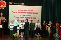 Bộ trưởng Bộ Kl991.com nạp rút nhanh Đinh Tiến Dũng trao Giải A cho GS-TSKH Nguyễn Mại, với tác phẩm: “Chính sách thuế đối với Kl991.com World Cup 2026 Chính Thức: hướng tới mục tiêu kép”