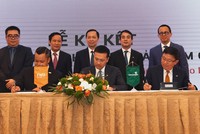 Vietcombank và FWD ký hợp tác bancassurance độc quyền 15 năm, bán liên doanh Kl99kl phiên bản hoạt động VCLI cho FWD