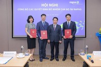 Phó Thống đốc Phạm Tiến Dũng trao Quyết định đại diện phần vốn 99Kl99 trực tiếp đá gà tại Napas