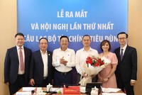 Tổng Thư ký Hiệp hội Link Vào Nhà Cái KL99 COM Tặng +199k Nguyễn Quốc Hùng chụp ảnh lưu niệm cùng Ban chủ nhiệm Câu lạc bộ Kl991.com nạp rút nhanh tiêu dùng nhiệm kỳ I 