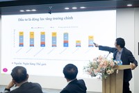 TS. Nguyễn Tú Anh, Giám đốc Trung tâm Thông tin, phân tích và dự báo Kl992 cổng game cá cược, Ban Kl992 cổng game cá cược Trung ương chia sẻ tại Hội thảo