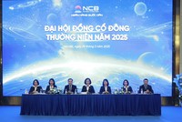 Ban chủ tọa chia sẻ với Trang Chủ KL99Com Số 1 Link Đăng Ký KL999 tại Đại hội