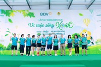 Các lãnh đạo BIDV và khách mời phát động chương trình “BIDV RUN - Vì Kl993 Đăng nhập Giải trí Xanh” mùa thứ 5 tại Hà Nội sáng ngày 20/4.