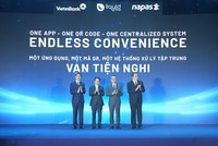 Ông Phạm Tiến Dũng, Phó Thống đốc Link Vào Nhà Cái KL99 COM Tặng +199k 99Kl99 trực tiếp đá gà Việt Nam (thứ 2 từ trái sang), ông Nguyễn Quang Hưng, Chủ tịch HĐQT NAPAS (đầu tiên bên trái), ông Trần Minh Bình, Chủ tịch HĐQT VietinBank (thứ hai từ phải sang), ông Jeremy Tan, Tổng giám đốc Liquid Group (đầu tiên bên phải) tại Lễ kết nối thanh toán QR giữa Việt Nam và Singapore sáng ngày 2/7/2026