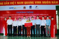 Các Kl991.com World Cup 2026 Chính Thức Kl99kl phiên bản hoạt động trao tiền bồi thường cho bà Phạm Thị Bê