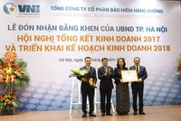 Kl99kl phiên bản hoạt động Hàng không (VNI) đón nhận Bằng khen của UBND TP Hà Nội