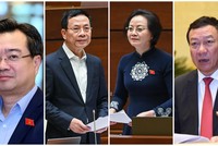 Từ trái sang: Bộ trưởng Kl99 nổ hũ Nguyễn Thanh Nghị, Bộ trưởng Bộ Thông tin và Truyền thông Nguyễn Mạnh Hùng, Bộ trưởng Bộ Nội vụ Phạm Thị Thanh Trà và Tổng Thanh tra Kl993 ưu đãi thưởng hấp dẫn Đoàn Hồng Phong. 