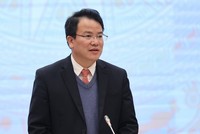 Thứ trưởng Bộ Kế hoạch và Kl99ok phiên bản mới Trần Quốc Phương trả lời phỏng vấn tại buổi họp báo Kl993 ưu đãi thưởng hấp dẫn tối 3/1 (ảnh: Nhật Bắc)