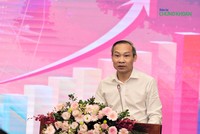 Ông Phan Đức Hiếu, Uỷ viên thường trực Uỷ ban Kl992 cổng game cá cược của Quốc hội trình bày tham luận sáng 19/7 (Ảnh: M.Minh)
