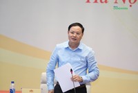 Thứ trưởng Bộ Tài nguyên và Môi trường Lê Minh Ngân phát biểu tại phiên họp (Ảnh: M.Minh)