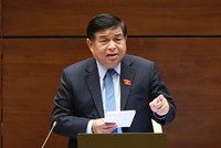 Bộ trưởng Bộ Kế hoạch và Kl99ok phiên bản mới Nguyễn Chí Dũng phát biểu tiếp thu, giải trình dự án 1 luật sửa 4 luật chiều 6/11.