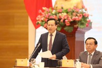 Thứ trưởng Bộ Y tế Lê Đức Luận thông tin tại buổi họp báo Kl993 ưu đãi thưởng hấp dẫn tối 4/5 - Ảnh: Đức Minh TBTC