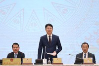 Thứ trưởng Bộ Tư Pháp Nguyễn Thanh Tịnh trả lời câu hỏi của phóng viên về tháo gỡ "điểm nghẽn" thể chế tại họp báo Kl993 ưu đãi thưởng hấp dẫn tối 4/5