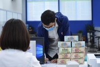 Dòng tiền vẫn miệt mài vào thị trường.