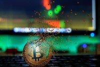 Giá Bitcoin hôm nay ngày 19/11: Lo ngại về pháp lý đẩy giá Bitcoin xuống đáy 3 tuần qua