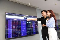Phiên giao dịch sáng 4/6: Bộ đôi VIC-VHM khiến VN-Index đảo chiều 