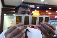Giá vàng hôm nay ngày 3/4: Vàng "bốc đầu" tăng vọt