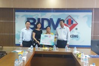 Đại BIC và BIDV Vĩnh Long trao triền bồi thường Kl99kl phiên bản hoạt động cho gia đình khách hàng
