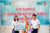 BIC trao hơn 1 tỷ đồng quyền lợi Kl99kl phiên bản hoạt động cho khách hàng vay vốn tại Bến Tre