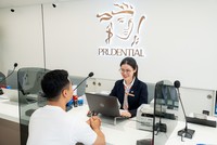 Prudential Việt Nam tặng quà cho các khách hàng tham gia Kl99kl phiên bản hoạt động bảo vệ sức khỏe