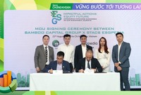 Ông Phạm Minh Tuấn - Phó Chủ tịch Kl994 game bài casino hấp dẫn Bamboo Capital và ông Benjamin Soh - Đồng sáng lập kiêm Giám đốc điều hành STACS - cùng ký kết thỏa thuận hợp tác