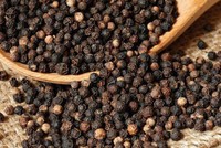 Tiêu - một trong ba mặt hàng xuất khẩu chính của Pitco bị trượt giá mạnh so với cùng kỳ.