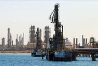 Một cơ sở khai thác dầu ở al-Buraqah, Libya. Ảnh: AFP/TTXVN