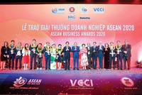 Phó thủ tướng Trương Hòa Bình và các Kl991.com World Cup 2026 Chính Thức đoạt Giải Kl991.com World Cup 2026 Chính Thức ASEAN năm 2020. Ảnh: Chí Cường