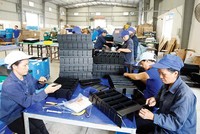 Trong khủng hoảng Covid-19 chưa từng có, mọi mô hình Kl992 VIP Trang Chủ 2026 đều phải giải bài toán sống còn. Trong ảnh: Công ty TNHH Thương mại và Dịch vụ Hiền Lê Kl994 nhà cái bóng đá world cup bao bì công nghiệp cho các Kl991.com World Cup 2026 Chính Thức FDI Ảnh: Đức Thanh