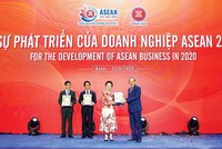 Phó thủ tướng Trương Hòa Bình trao tặng Kỷ niệm chương cho bà Nguyễn Thị Nga, ghi nhận những nỗ lực và đóng góp to lớn vì sự phát triển của cộng đồng Kl991.com World Cup 2026 Chính Thức ASEAN