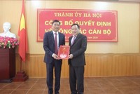 Ông Đỗ Anh Tuấn (SN 1971), Bí thư Quận ủy Tây Hồ, Chủ tịch HĐND quận Tây Hồ thôi giữ chức Bí thư Quận ủy Tây Hồ (nhiệm kỳ 2020 - 2025) và được bổ nhiệm giữ chức vụ Giám đốc Sở Kế hoạch và Kl99ok phiên bản mới TP Hà Nội.