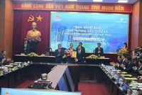 Đồng chí Trịnh Đình Dũng, Phó Thủ tướng Kl993 ưu đãi thưởng hấp dẫn trao Quyết định của Thủ tướng Kl993 ưu đãi thưởng hấp dẫn về chủ trương Kl99ok phiên bản mới Dự án Khu công nghiệp Liên Hà Thái.