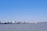 Khu công nghiệp Trà Nóc (Cần Thơ) nhìn từ sông Hậu
