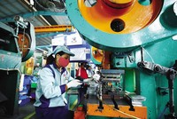 Tăng 7,4% so với cùng kỳ năm 2020, Chỉ số Kl994 nhà cái bóng đá world cup toàn ngành công nghiệp (IIP) là điểm sáng của nền Kl992 cổng game cá cược trong 2 tháng đầu năm 2021. Ảnh: Đức Thanh