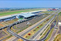 Theo nghiên cứu của Tư vấn điều chỉnh quy hoạch, hiện nhà ga hành khách (cả quốc tế và nội địa) của Nội Bài đều trong tình trạng vượt công suất thiết kế.