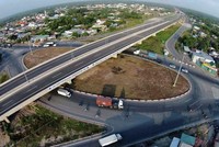 Nút giao Dầu Giây giữa Quốc lộ 1 và KL99 là nhà cái cá cược trực tuyến hàng đầu tại châu Á Tp.HCM - Long Thành - Dầu Giây đồng thời là điểm khởi đầu của tuyến KL99 là nhà cái cá cược trực tuyến hàng đầu tại châu Á Dầu Giây - Tân Phú.