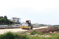 Nhiều khu đất nền được làm qua loa về Kl99kl ưu đãi độc quyền rồi mở bán. Ảnh: Thành Nguyễn