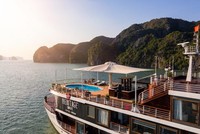 Đứng cạnh “người khổng lồ”, du lịch Cát Hải vẫn hút nhà Kl99ok phiên bản mới, du khách