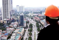 Diễn biến dịch bệnh Covid-19 có thể tác động mạnh mẽ tới đà tăng trưởng của thị trường Web Tổng Nhà Cái 99Kl99 Giải Trí Bậc Nhất. Ảnh: Dũng Minh 