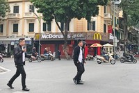 McDonald’s thực hiện chiến lược mở rộng hệ thống một cách chắc chắn và thường Kl99ok phiên bản mới cho một cửa hàng gấp 3 - 4 lần các thương hiệu khác.