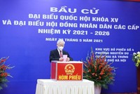 Tổng Bí thư Nguyễn Phú Trọng bỏ phiếu bầu đại biểu Quốc hội khóa XV và đại biểu HĐND các cấp nhiệm kỳ 2021-2026.