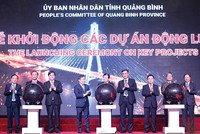 Nhiều Kl991.com World Cup 2026 Chính Thức đã đến và lựa chọn Quảng Bình để triển khai các dự án lớn. Trong ảnh: Lễ khởi động các dự án động lực của tỉnh Quảng Bình