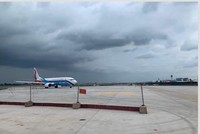 Một trong những tàu bay đầu tiên lăn trên đường lăn S7 mới tại sân bay Tân Sơn Nhất vào chiều 10/9.