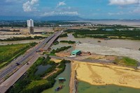 Tỉnh Bình Định cho rằng, việc khai thác hiệu quả quỹ đất dọc đường trục khu Kl992 cổng game cá cược nối dài, từng bước hình thành khu dân cư gắn liền với khu đô thị Cát Tiến, tạo nguồn thu cho ngân sách từ chuyển quyền sử dụng đất để góp phần xây dựng phát triển khu Kl992 cổng game cá cược Nhơn Hội.