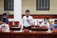 PGS.TS. Huỳnh Văn Chương, Bí thư Đảng ủy, Chủ tịch Hội đồng Đại học Huế nêu ra những kiến nghị tại cuộc họp.