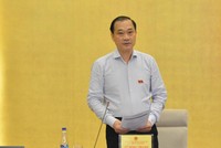 Chủ nhiệm Ủy ban Kl992 cổng game cá cược Vũ Hồng Thanh điều hành phiên họp.